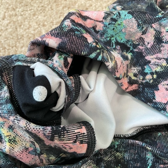 Lululemon Wunder Under Crop 21” 8 - Picture 7 of 8